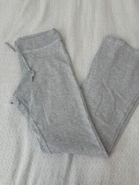 brandy melville pants  one size   details: -no flaws  -comfy  -grey